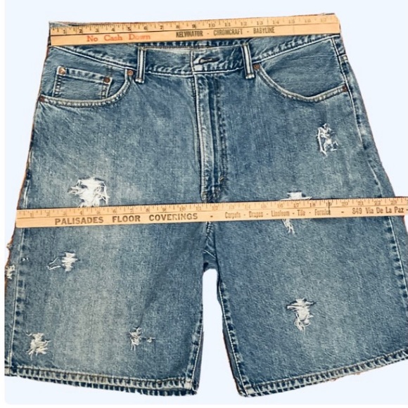 Sold. Levi’s 550 jeans shorts - Picture 7 of 16